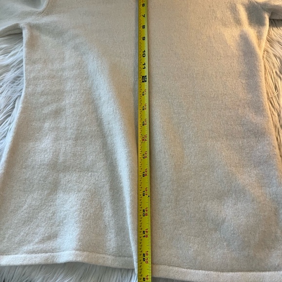 Cashmere Antonio Melani V neck sweater - Picture 11 of 11